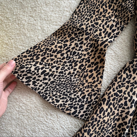 ANIMAL PRINT FLOWY WRAP DRESS with bell sleeves! - Picture 5 of 8